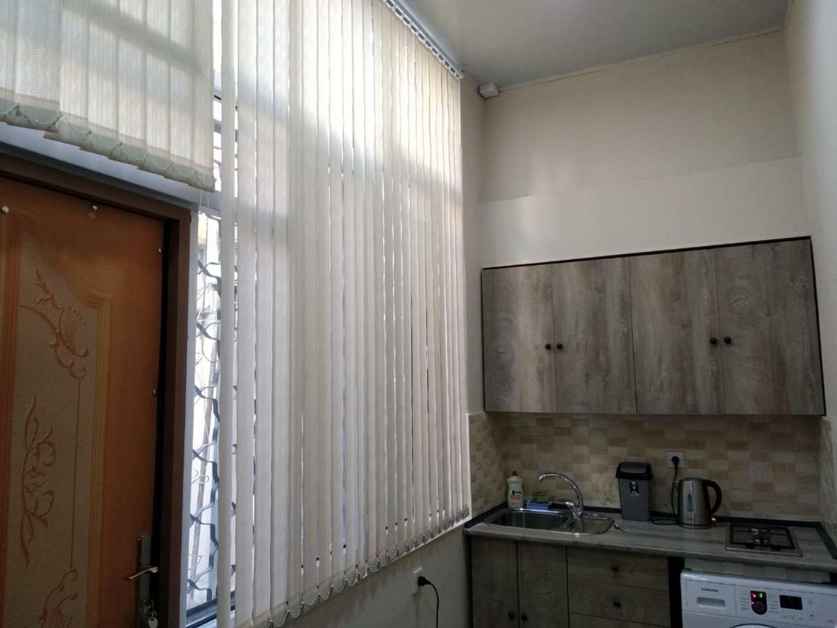 Apartment On The Delara Aliyeva Street Baky Esterno foto